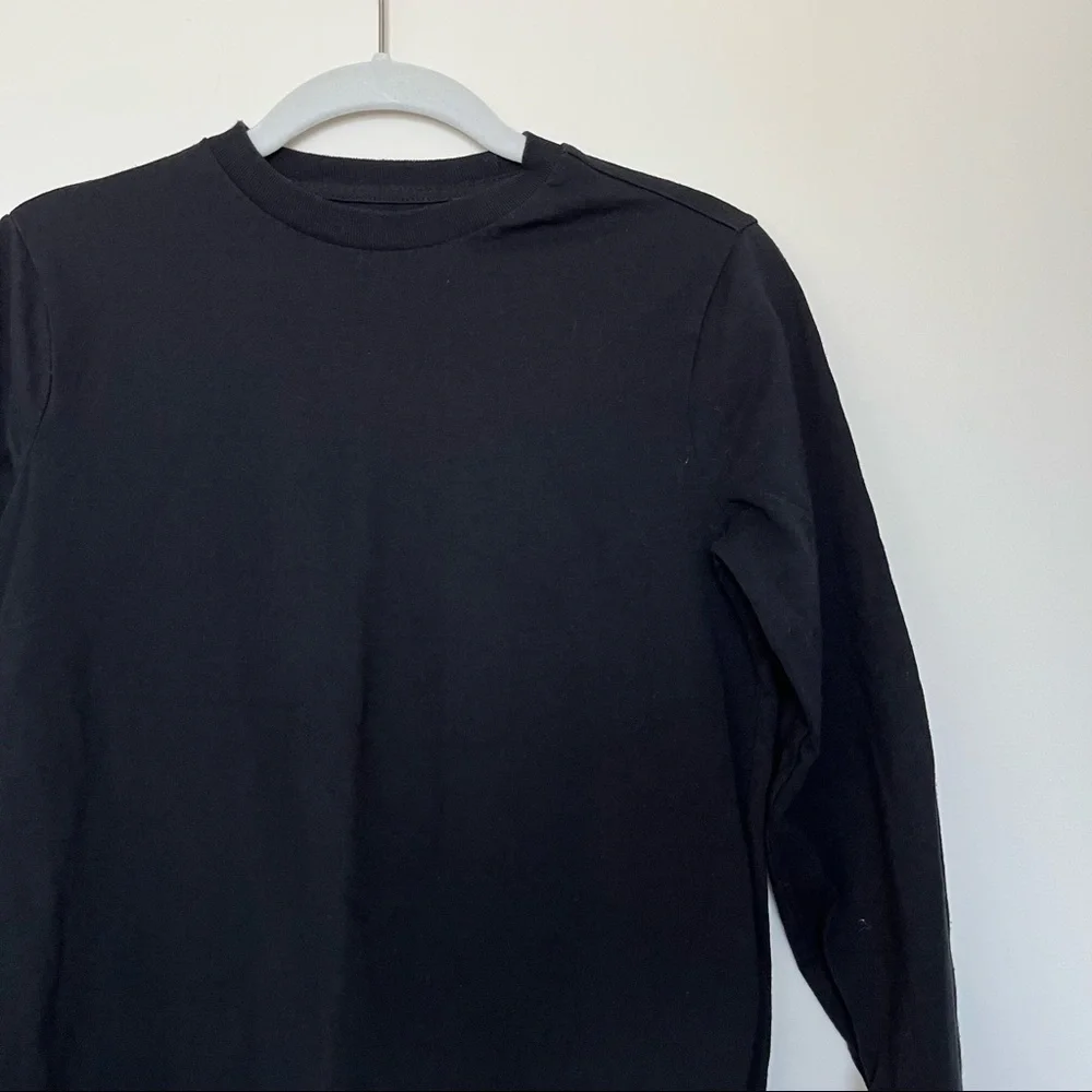 Boys Old Navy Long Sleeve Tee